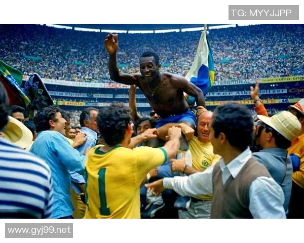 足球场上的不屈斗志与永不言败的传奇球星精神解析